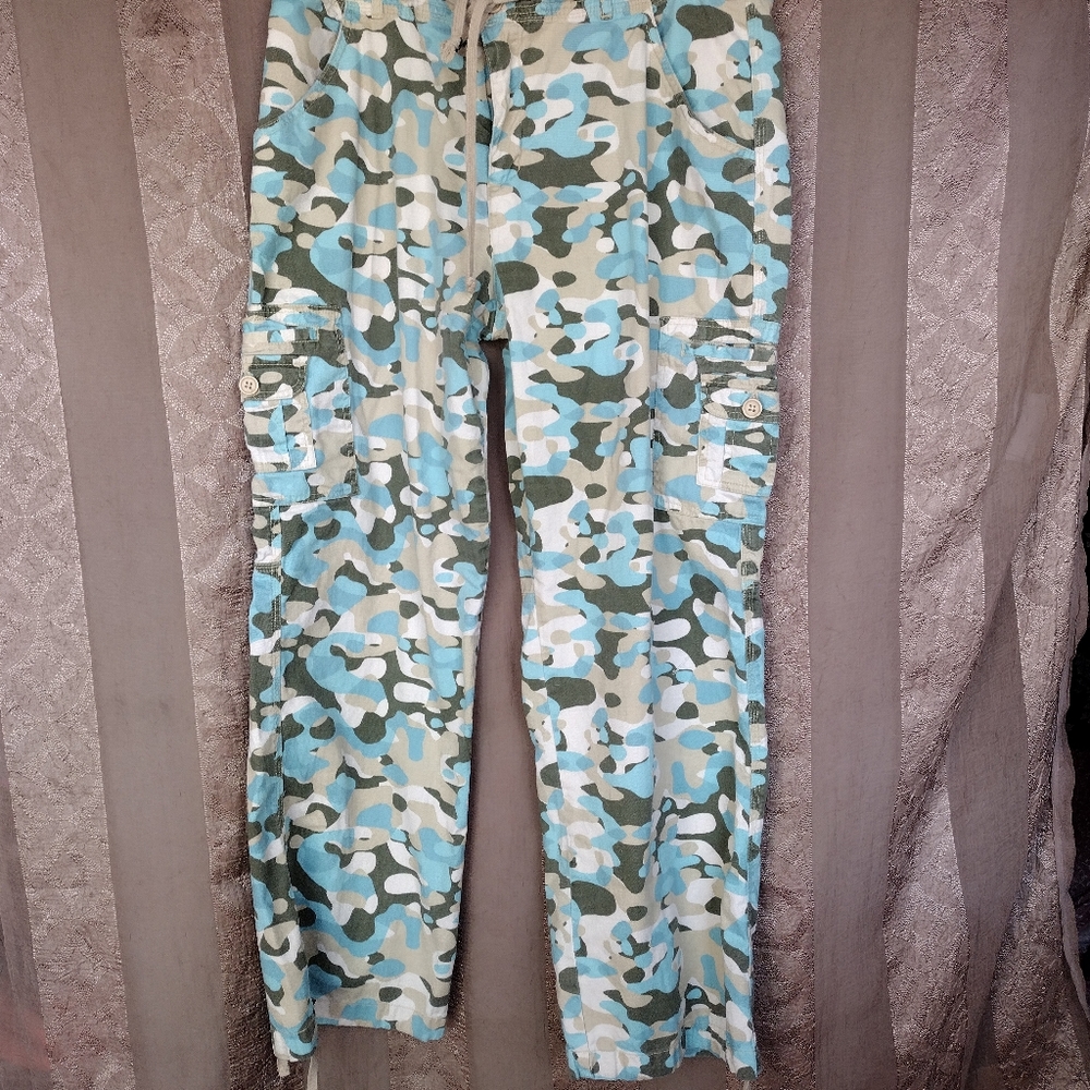 Metrostyle Multicolor Camo Women's Pants